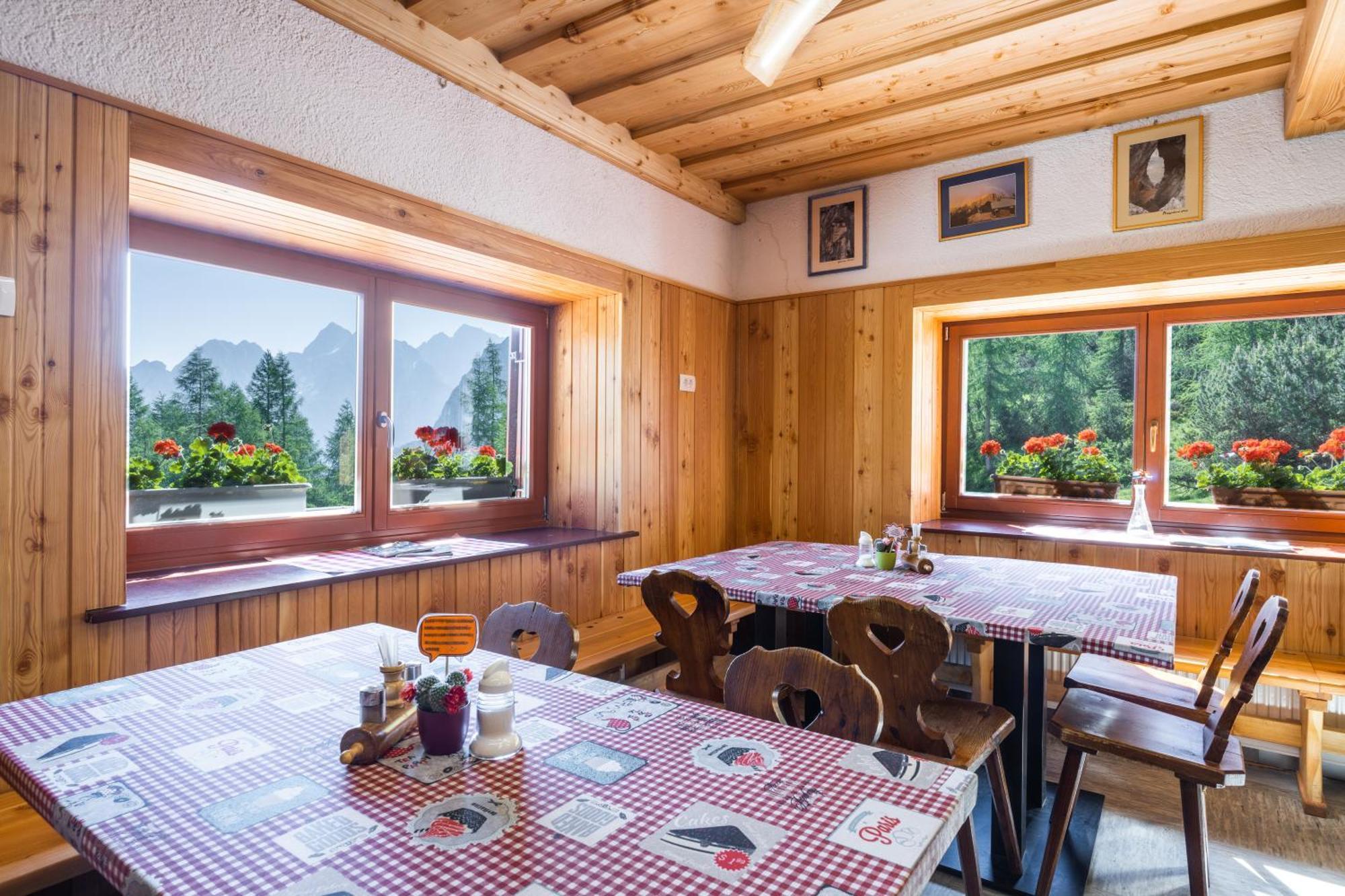 Postarski Dom On Vrsic Kranjska Gora Eksteriør bilde